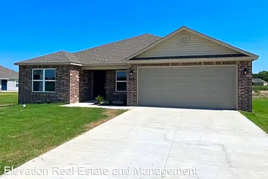 930 W. Aiden Dr. Photo 1