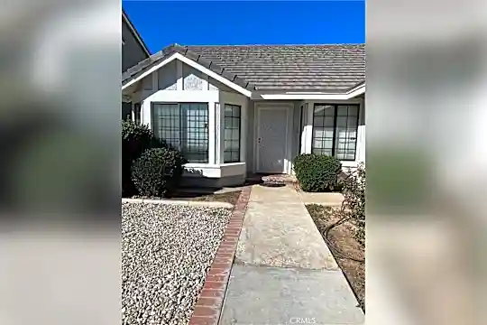 13190 Riverview Dr Photo 2