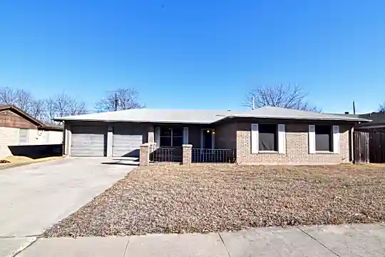 415 Cottonwood Dr Photo 1
