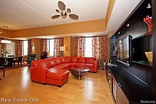 111 N Ashley St #1006 Photo 2