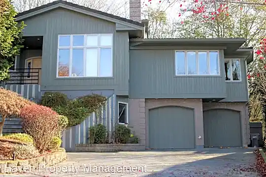 13812 64th Pl NE Photo 1