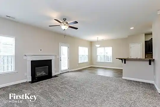 138 Marsh Creek Drive Photo 2