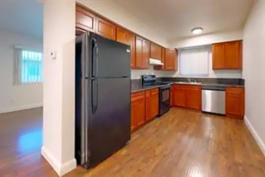 330 Bird St Photo 1