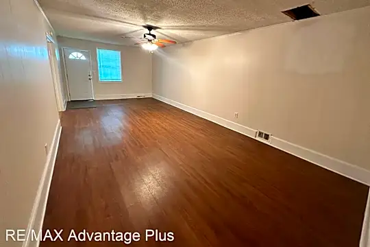 417 Putney St Photo 1