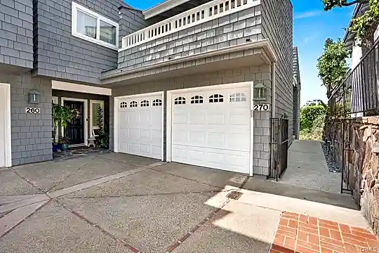 270 Arch St Photo 2
