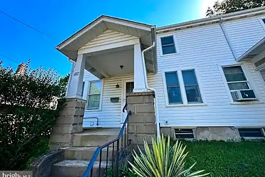 187 N Main St Photo 1