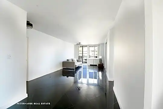 220 E 65th St Photo 2