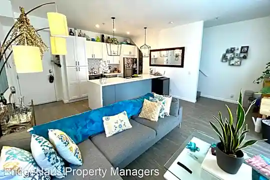 908 G Street Unit 17 Photo 1