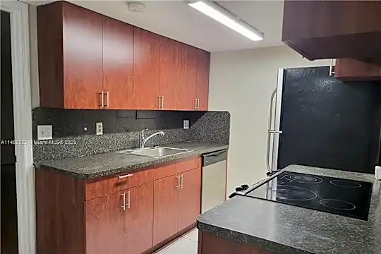 1455 Holly Heights Dr #33 Photo 2