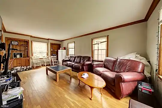 214 Orchard St Photo 2