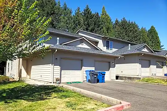 5811-5831 Reed Ln SE Photo 2