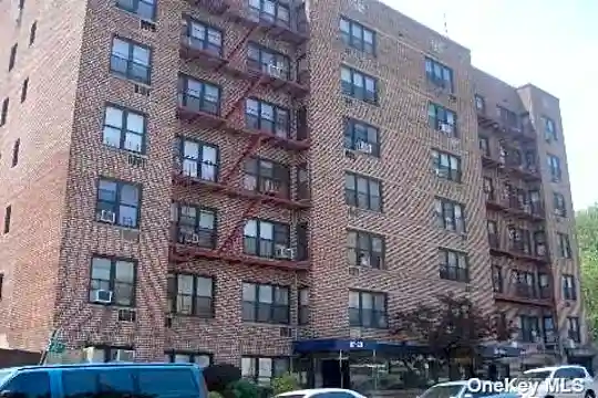 87-20 175th St Photo 1