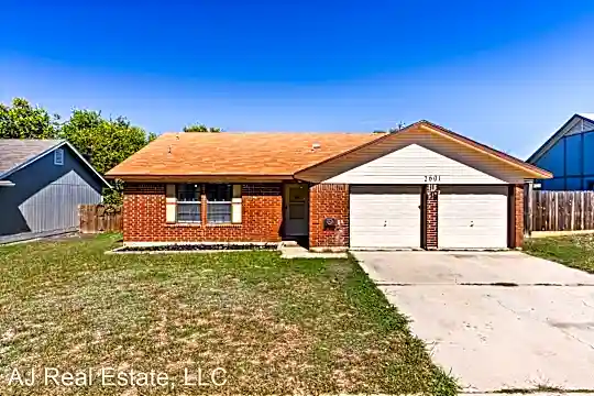 2601 Hemlock Dr Photo 1