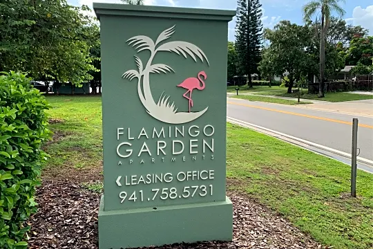 Flamingo Gardens Apertments Photo 2
