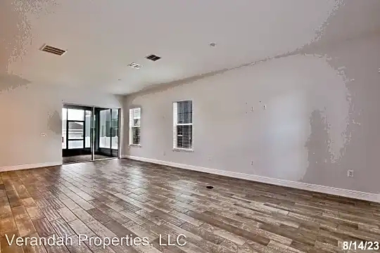 15813 Sweet Lemon Way Photo 2