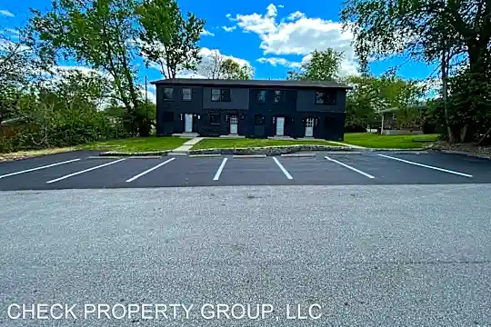 1213 Mary Ross Ave Photo 2