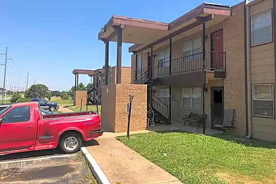 Henneberry Properties Photo 1
