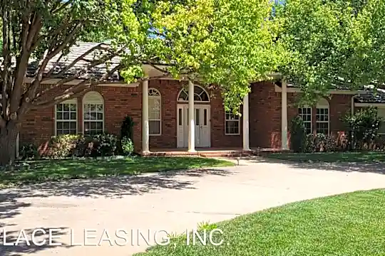153 Sandzen Dr Photo 2