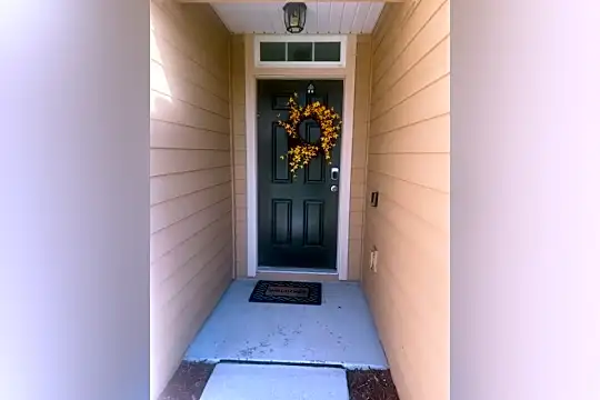 3418 Cliffside Way Photo 2