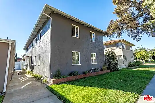 1818 W Glenoaks Blvd #E Photo 1