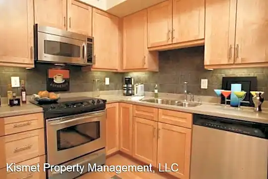 66 Monroe Ave Photo 2