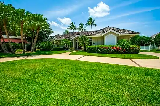 200 Riverway Dr Photo 1