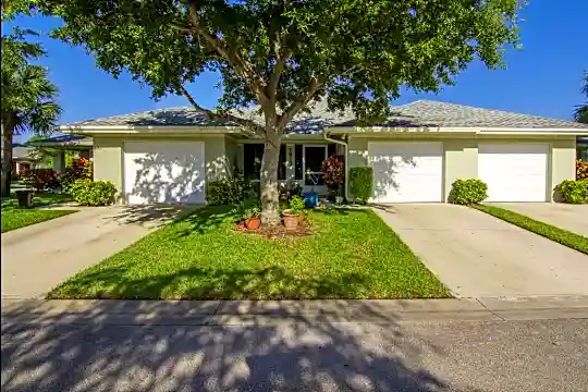 1813 Blue Heron Ln Photo 1