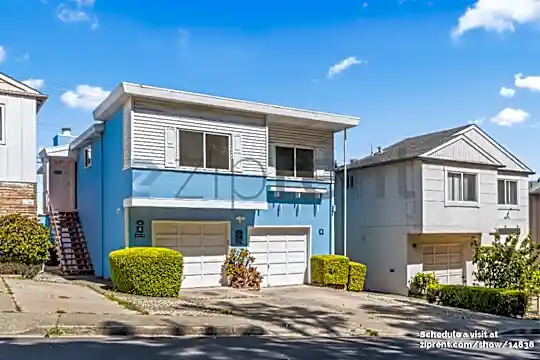 482 South Hill Boulevard, A Photo 2