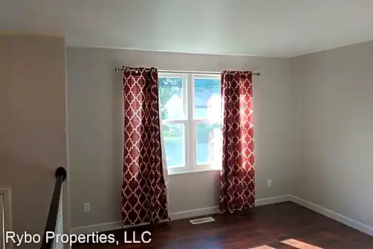 819 Sun Valley S Photo 2