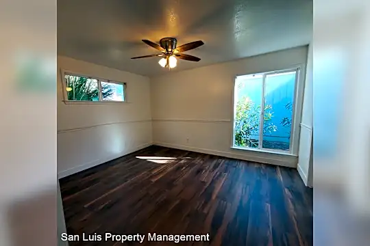 1194 Oceanaire Dr Photo 2