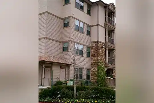 Arbors at Creekside Apartments Photo 2