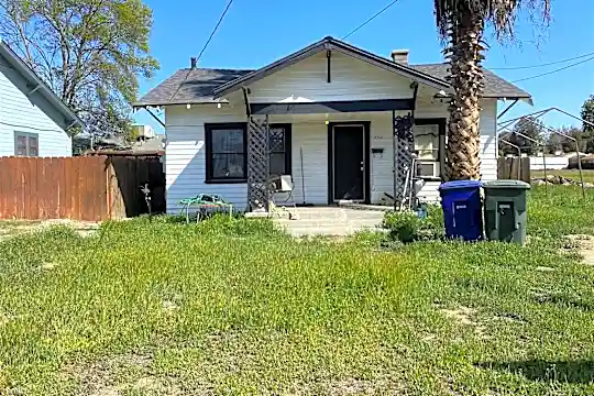 230 E Malone St Photo 1