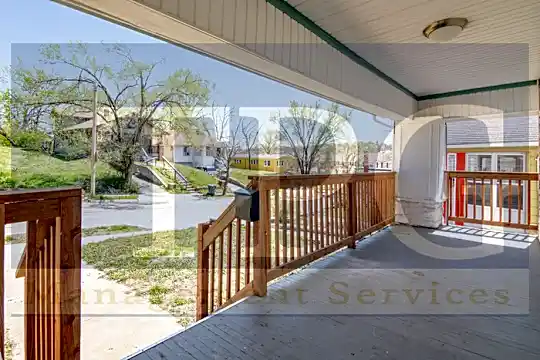 4426 Wayne Ave Photo 2