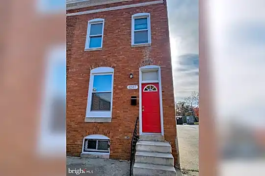 1207 E Lanvale St Photo 1