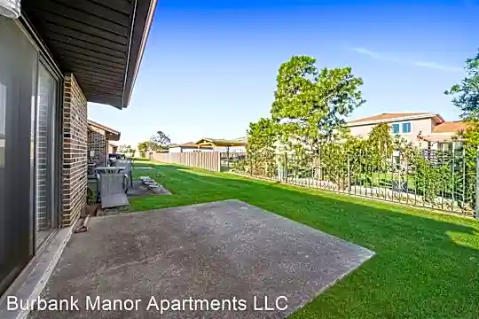 97 Pinehurst Ct. Photo 2