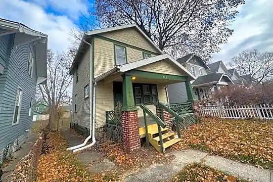 1486 Minnesota Ave Photo 2