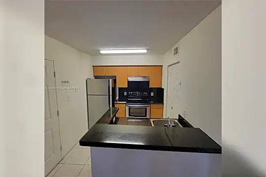 550 S Park Rd #26-8 Photo 2