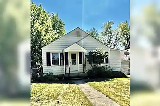 1305 Spring St Photo 1
