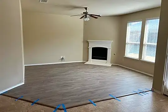 3700 Spring Run Ln Photo 2
