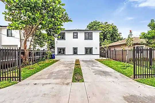 1780 NW 68th Terrace Photo 1