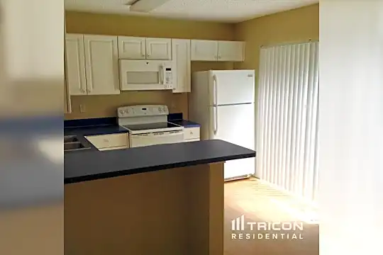 6657 Summer Cove Drive Photo 2