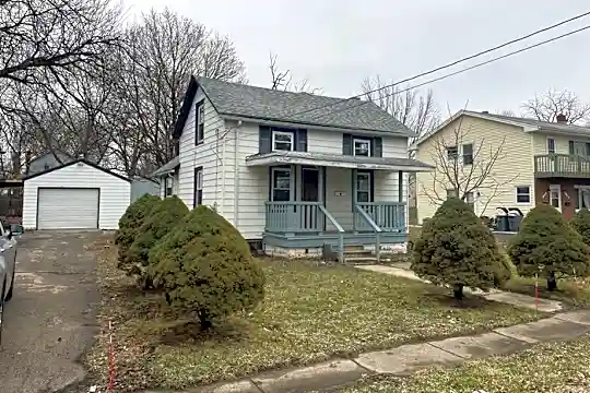 1422 Whitney Blvd Photo 1