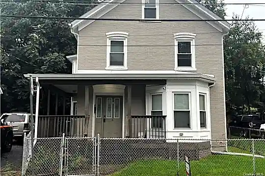 16 Valley Ave #2 Photo 2