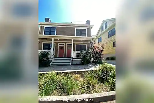 128 SW Grover St Photo 1