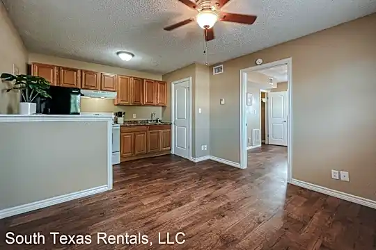 1811 Lawndale Photo 2