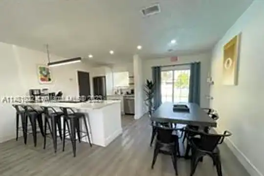 7471 Hope St Photo 1