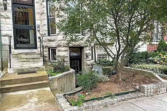 2018 R St NW #A Photo 1