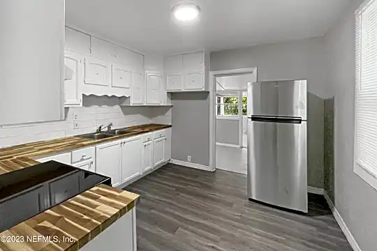 3711 Walnut St Photo 2