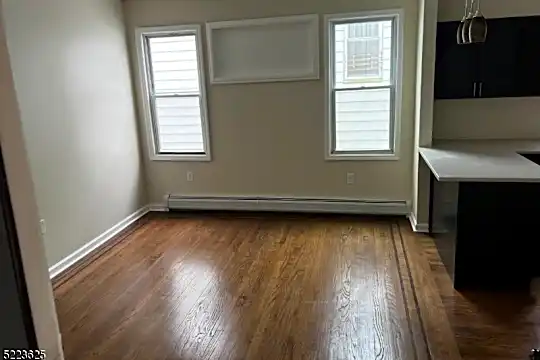 189 Ivy St #2L Photo 2