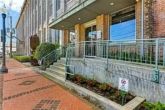 920 Poeyfarre St #214 Photo 2